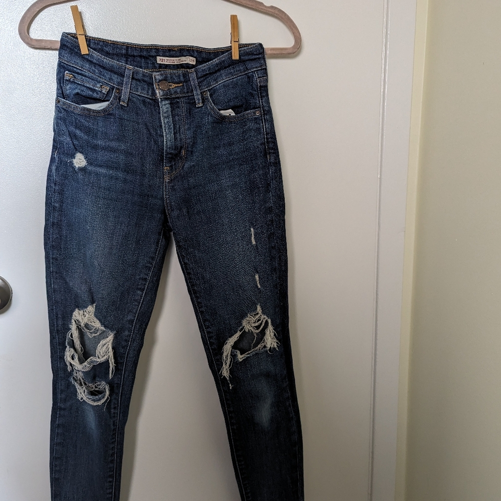 Levi's 721 ripped highrise skinny jeans
